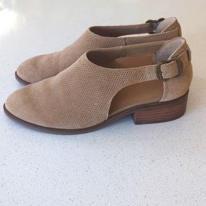 Crown Vintage Charmed Ankle Bootie Tan